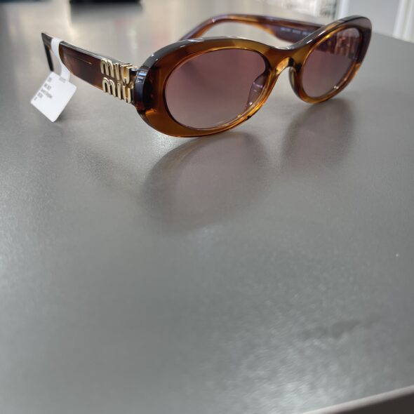 Óculos de sol MiuMiu